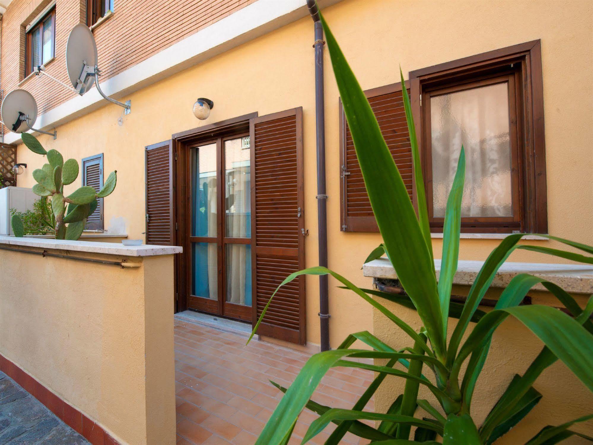 B&B La Casetta Ladispoli Exteriör bild